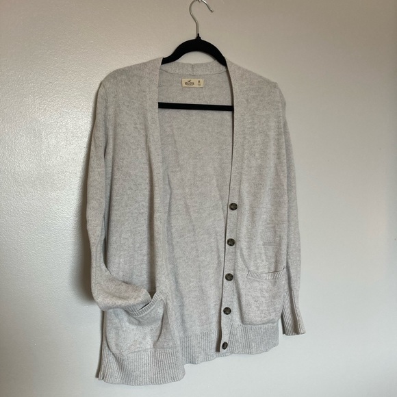 ๐ Cozy Oatmeal Hollister Cardigan